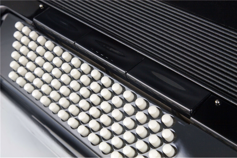 Hohner Amica Forte III 72 Zwart, Silent Key