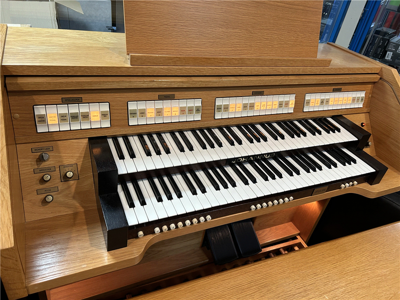 Opus 910 dubbelklaviers orgel